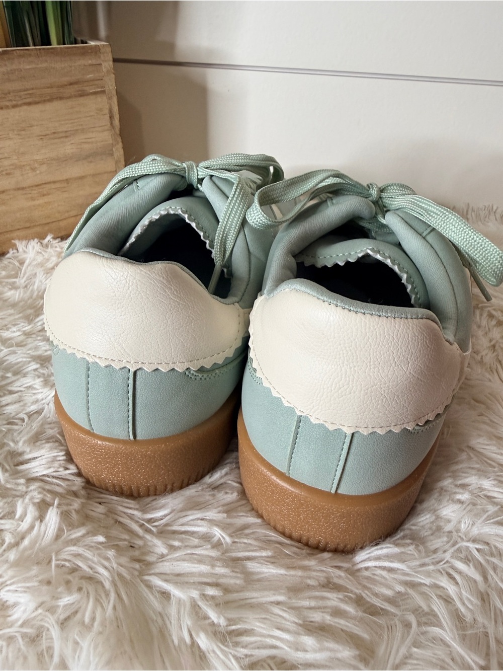 DV by Dolce Vita Russo Faux Leather Platform Retro Lace Up Sneakers Mint Size 8 - Picture 9 of 10